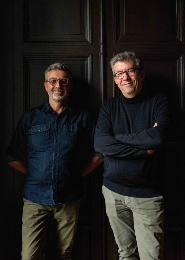 Éric Brossard et Stéphane Renaud, propriétaires de l’hôtel Les Prés dans le Perche © DR Éric Brossard et Stéphane Renaud, propriétaires de l'hôtel Les Prés dans le Perche © DR