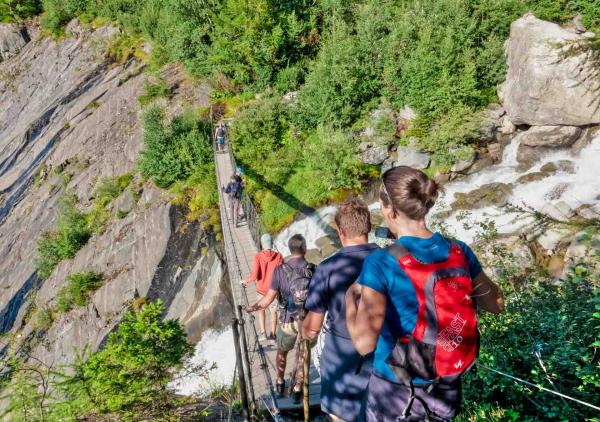 La traversée de la fameuse passerelle © Boris Molinier