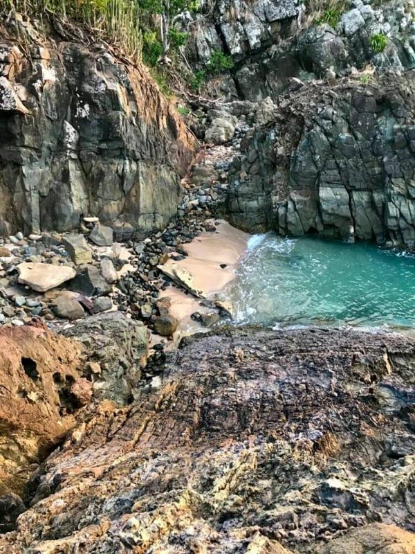 Les sentiers passent à côté de plages paradisiaques © DR