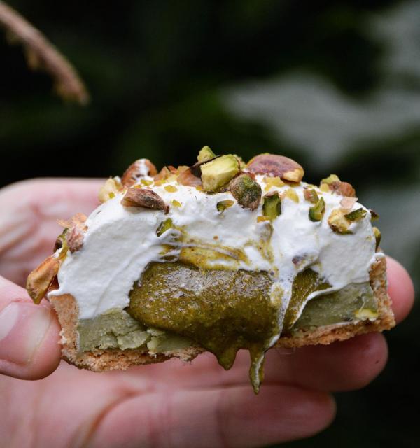 Tarte pistache de Sicile et fleur d'oranger - Jardin Sucré © @leserialpatissteur