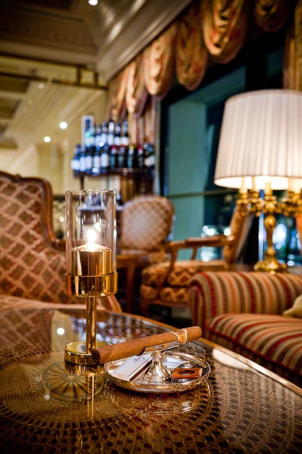 Le Kavalierbar, un bar au luxe très traditionnel | © Grand Hotel Wien