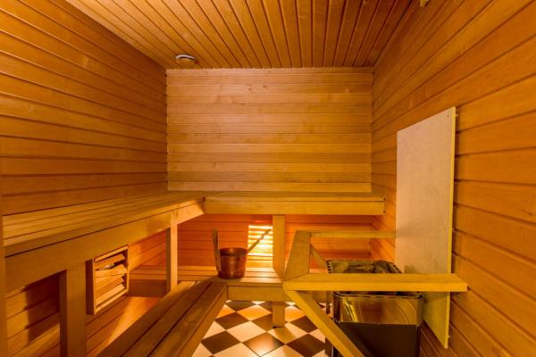 L’hôtel dispose également d’un petit sauna qui est malheureusement payant après 11h (sur privatisation seulement) | © Hotel St. Petersbourg