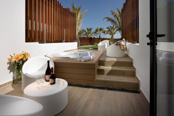 Terrasse de la Rock Suite Beach | © Hard Rock International