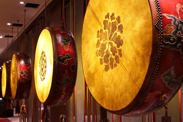 Détail de décoration du couloir menant au Shang Palace © 2014 Shangri-La International Hotel Management Ltd