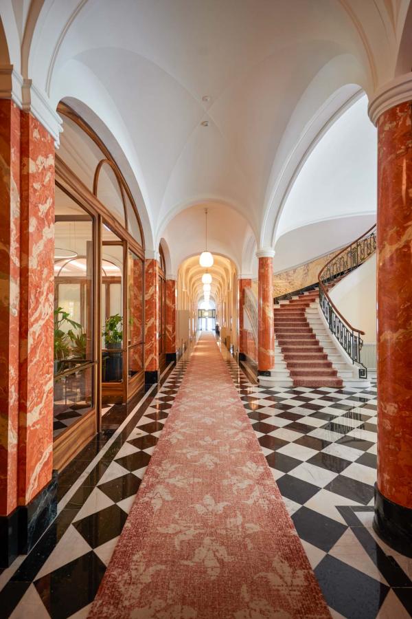 Mandarin Oriental Palace, Luzern — couloir © DR