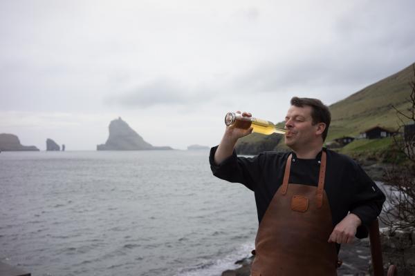 Le chef Gutti Winther est une célébrité de la télévision féroienne pour laquelle il a produit une série sur la gastronomie.