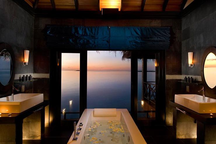 JA Manafaru, Maldives - Salle de bain avec vue