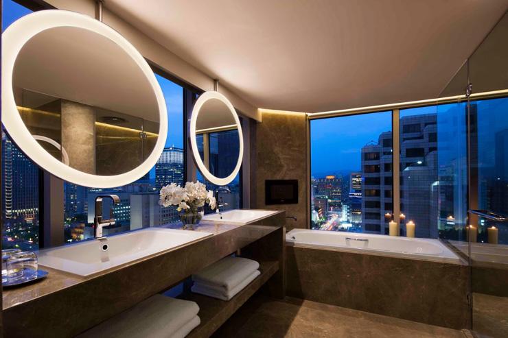Grand Hyatt Taipei, Taïwan - Salle de bain avec vue