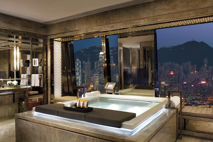 Ritz-Carlton Hong Kong - Salle de bain avec vue Ritz-Carlton Hong Kong - Salle de bain avec vue