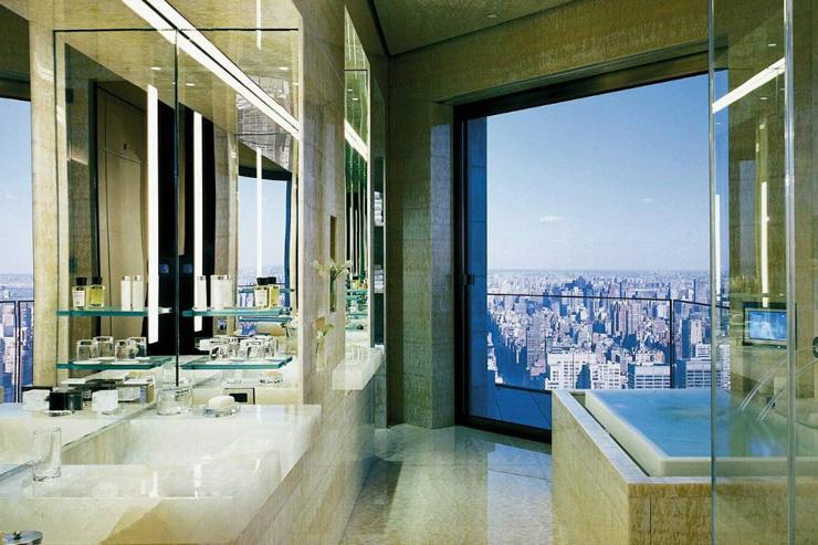 Four Seasons New York - Salle de bain avec vue Four Seasons New York - Salle de bain avec vue