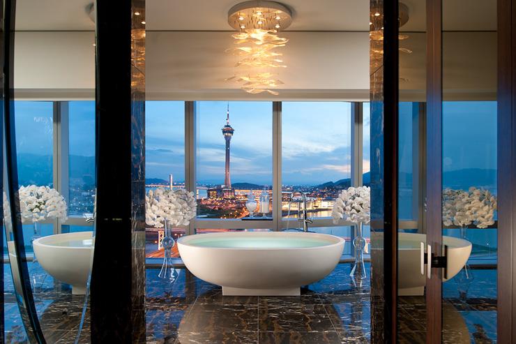 Mandarin Oriental Macau - Salle de bain avec vue Mandarin Oriental Macau - Salle de bain avec vue