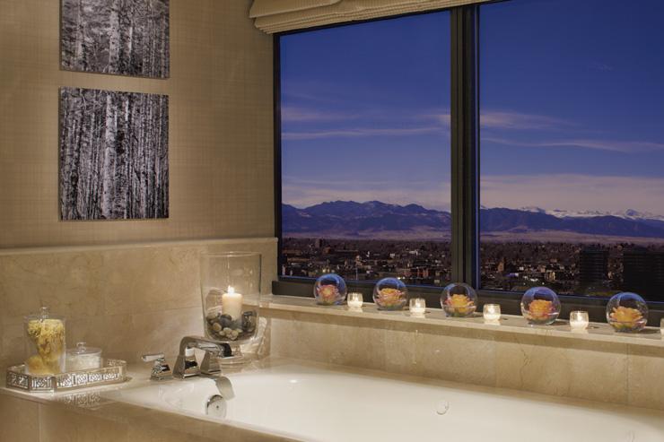 The Ritz-Carlton Denver - Salle de bain avec vue The Ritz-Carlton Denver - Salle de bain avec vue