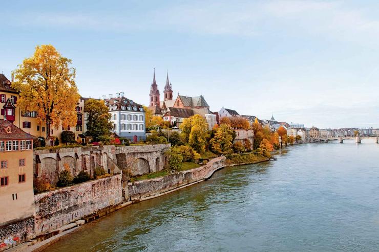 Le Rhin coule au milieu de Bâle © Basel Tourismus