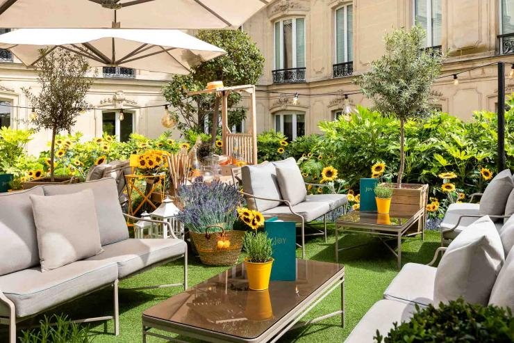 Le Jardin du Joy, la nouvelle table de l'Hôtel Barrière Le Fouquet's Paris sur les Champs-Élysées © DR