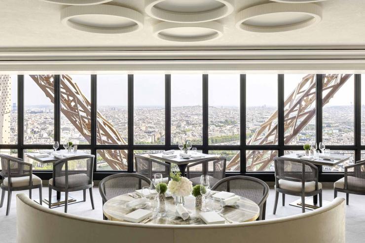 Les nouveaux intérieurs du Restaurant Jules Verne à la Tour Eiffel © Stéphan Julliard