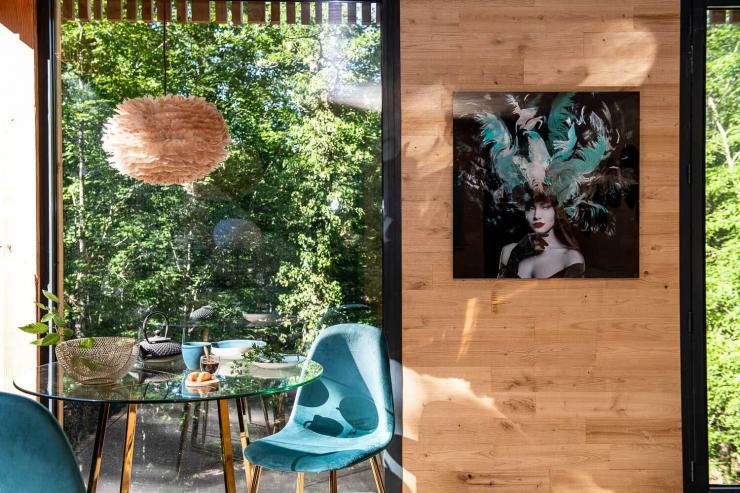 Petit-déjeuner la tête dans les frondaisons au Loire Valley Lodges © Anne-Emmanuelle Thion