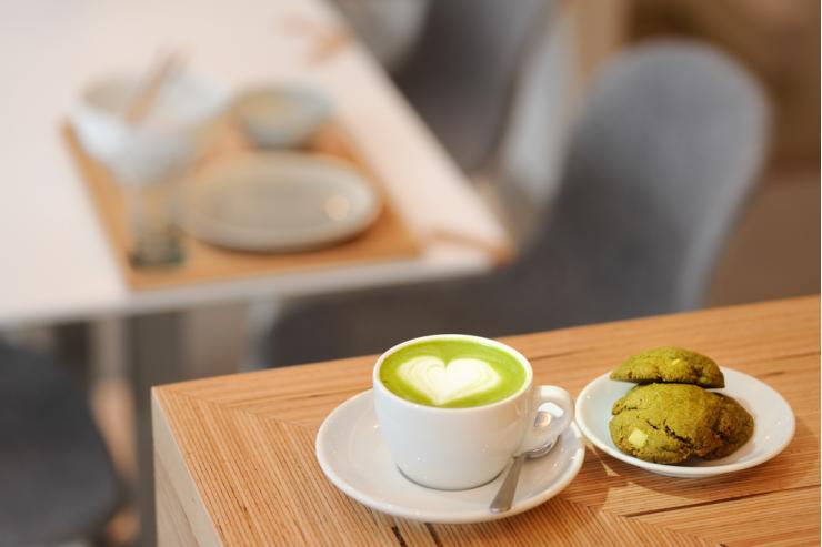 Matcha, café, miel : trois nouvelles adresses gourmandes dans le Marais