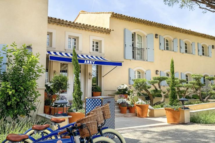 A Saint-Tropez, Arev décroche une Clef Michelin et rejoint The Leading Hotels of the World