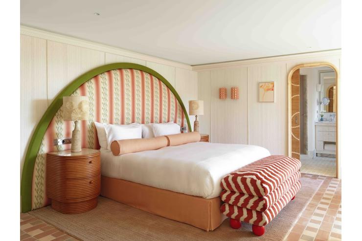 À Saint-Tropez, le Byblos dévoile huit nouvelles suites signées Laura Gonzalez