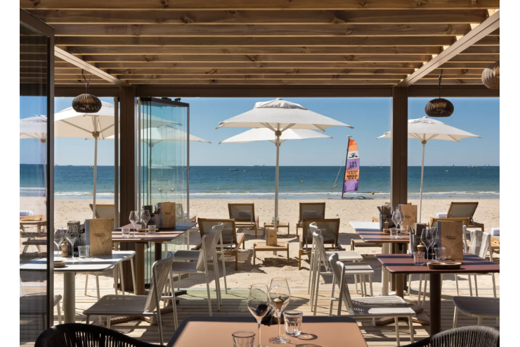 Barrière lance son offre tout compris pour l’été à Deauville et La Baule