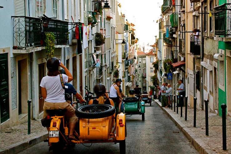 Découvrir Lisbonne en sidecar avec un pro de la photo, c’est possible