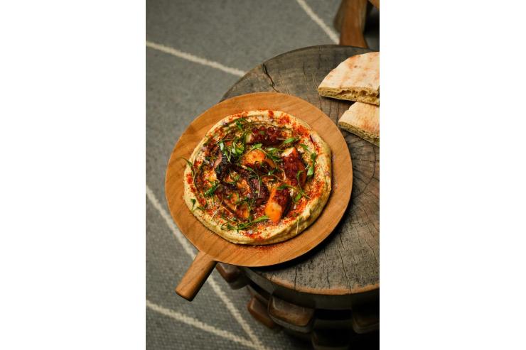 Brach x Kalios : l'été sera grec dans le 16e