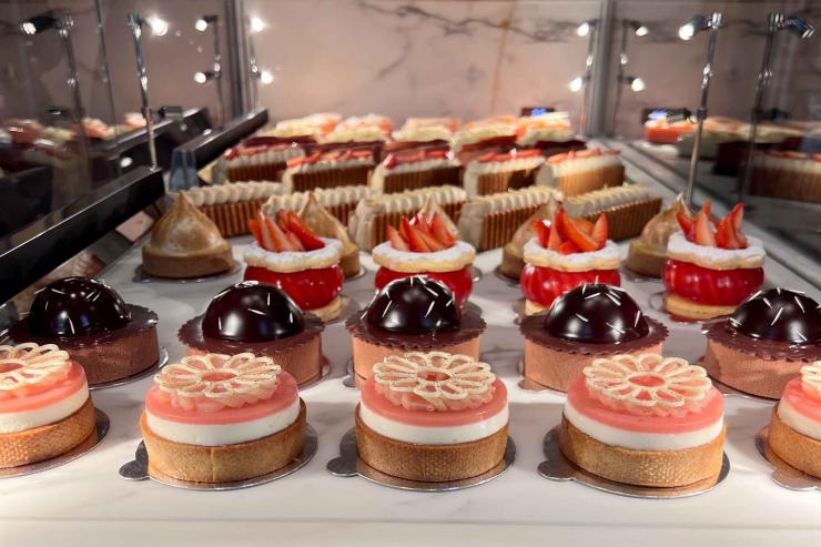 L'Hôtel de Crillon révèle Butterfly, sa toute nouvelle pâtisserie