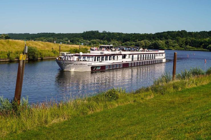 Été 2026 : le tourisme fluvial en plein essor en France