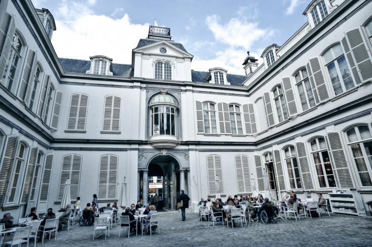 Dans la cour du Palais du Meir, palais napoléonien en plein centre-ville © Visit Antwerpen