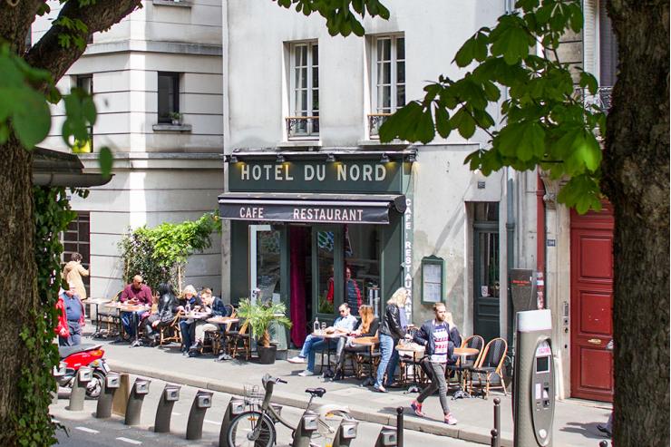 La façade du restaurant Hôtel du Nord, sur les rives du Canal Saint-Martin © Hôtel du Nord