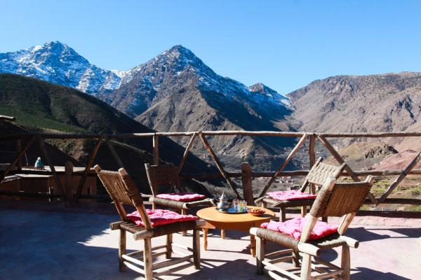 Vue estivale depuis la terrasse principale | © Douar Samra