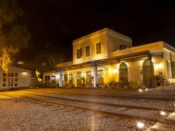 La Tahana by night - l’ancienne gare ferroviaire rénovée. © Flickr CC Israel Tourism