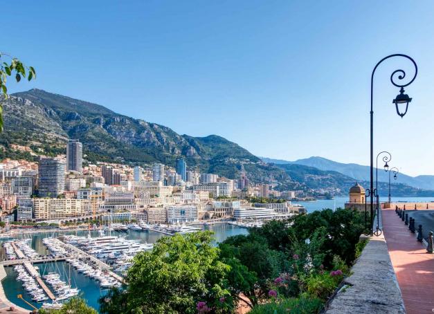 Chic, ensoleillée et glamour, Monaco réunit tous les ingrédients pour une agréable escapade d’arrière-saison placée sous le signe de la détente.