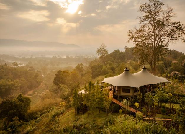 Il est temps de préparer ses vacances d'été. Yonder vous propose de séjourner en Thaïlande dans la nouvelle tente de luxe du Golden Triangle Elephant Camp & Resort du groupe hôtelier Anantara. La Mekong Explorer : une suite 5 étoiles, idéale pour faire du glamping.