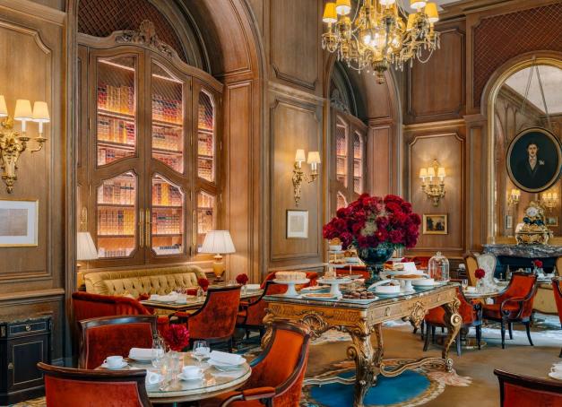 Quels sont les plus beaux palaces de France ? Seuls 33 établissements peuvent aujourd'hui revendiquer la prestigieuse distinction « Palace ». Des adresses mythiques aux refuges les plus exclusifs, découvrez notre sélection des plus beaux palaces de France.