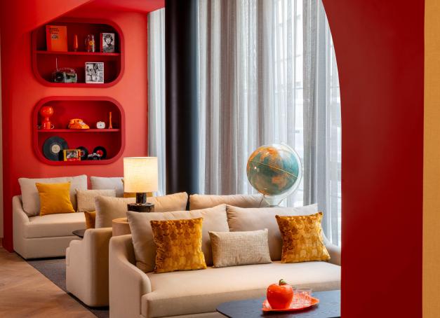  Pensé comme un clin d’œil aux seventies, Le Belinda, hôtel 4 étoiles à Paris, insuffle un vent de fraîcheur et de fantaisie dans le très sage 16ᵉ arrondissement 