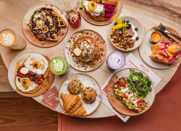 Pourquoi attendre le week-end pour aller bruncher ? Inspiré des all-day brunch houses américaines, Immersion sert les incontournables du genre toute la semaine, sans contrainte de jour ni d'heure et de réservation !

