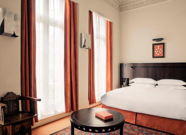 Destination idéale pour un week-end, Londres séduit par son énergie cosmopolite et la personnalité unique de chacun de ses quartiers. En famille, entre amis ou solo, voici nos cinq hôtels de charme à Londres pour découvrir la ville à travers cinq ambiances bien différentes.