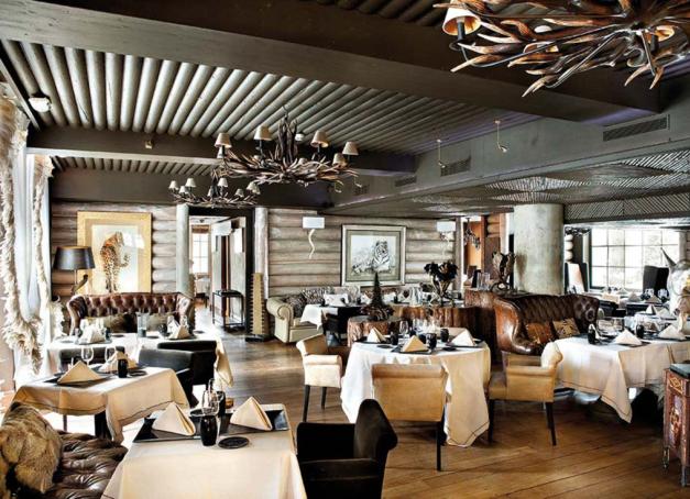 Le village chic de Haute-Savoie peut s’enorgueillir d’offrir une belle scène culinaire avec ses adresses incontournables, mais aussi de nouveaux concepts qui renouvellent le genre et se taillent une belle place sur le podium des tables à ne pas manquer. Tour de table de la Megève gourmande.