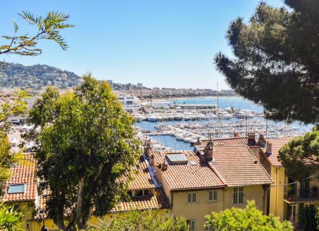 Découverte nuancée et attrayante de l’une des destinations incontournables de la Côte d’Azur, même en hiver.