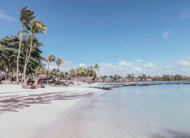 Partir à deux, en amoureux. La combinaison parfaite du soleil et de la plage, des excursions et des beaux paysages : l’Ile Maurice condense ces atouts et plus encore. Voici nos 5 adresses préférées d’hôtels adult only : coups de cœur assurés.

