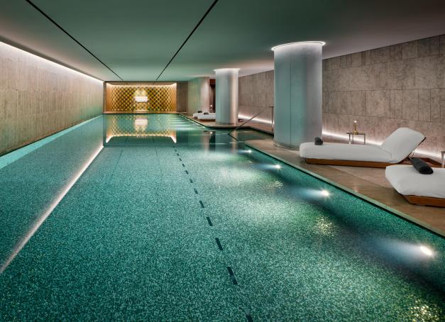 Derrière les portes du Bvlgari Hôtel Paris, le spa déploie une vision luxueuse du bien-être, où l’espace et les matières jouent le premier rôle. Avec l’arrivée de Seed to Skin, la maison renforce son ancrage italien. Immersion dans l’un des spas de palace les plus aboutis de la capitale.