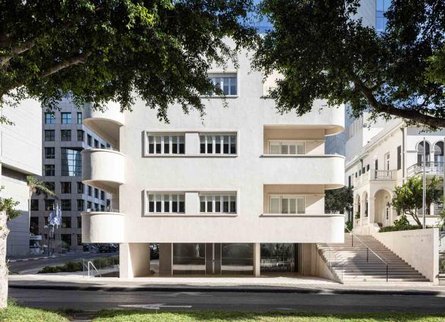 Situé sur le boulevard principal de Tel Aviv, le R48 Hotel and Garden ouvre ses portes dans un bâtiment soigneusement restauré des années 1930. Visite en images.

