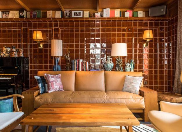 Entre héritage historique et effervescence contemporaine, Madrid cultive l’art du raffinement. Dans la capitale espagnole, les hôtels y rivalisent d’inventivité pour offrir des séjours où l’élégance se vit autant qu’elle se contemple. Tour de piste des plus beaux hôtels de Madrid.