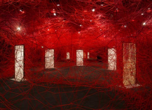 De Florence à Bilbao, le printemps se visite aussi dans les musées. Cinq expositions majeures, entre Rothko, Chiharu Shiota et Jasper Johns, offrent autant de bonnes raisons de s’échapper en Europe.