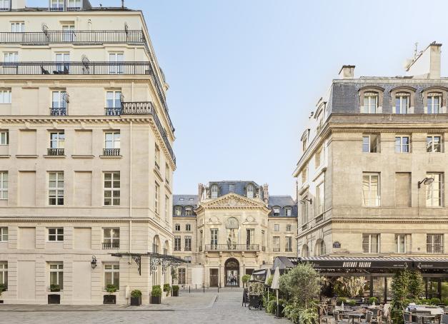 À Paris, certains des hôtels les plus séduisants sont parfois les plus intimistes. Ces 5 boutique-hôtels du centre de Paris comptent de 12 à 61 chambres et suites, avec pour atouts une décoration de caractère et des emplacements qui permettent de découvrir la capitale à pied.