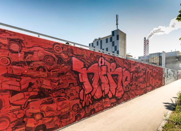 Si la troisième ville de Suisse doit son rayonnement artistique à ses plus de 40 musées et fondations, Bâle est aussi une place forte du street art en Europe. Focus sur une ville à la pointe de l’art urbain à seulement 3 heures de train de Paris avec TGV Lyria.

