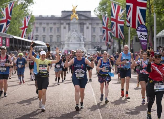 Un marathon, c'est rarement juste une course : c'est aussi l'occasion de découvrir une ville, ou de la retrouver sous un angle différent, foulée après foulée. Mais une fois la ligne d'arrivée franchie, encore faut-il un endroit où récupérer dignement, avec un bon spa, une piscine digne de ce nom et une table pour reconstituer les réserves et se féliciter. De Paris à Majorque, voici cinq hôtels pour transformer l'after marathon en moment presque aussi mémorable que la course elle-même.
