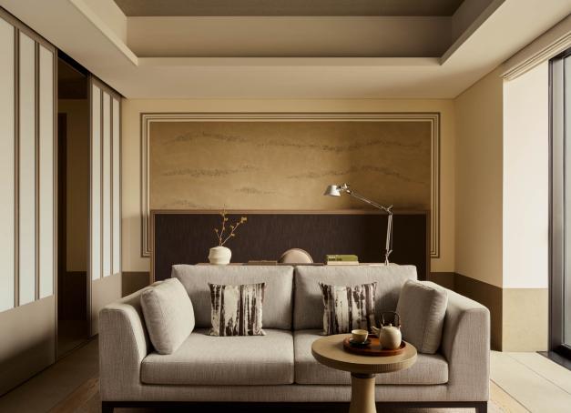 Avec l'ouverture de Janu Tokyo, marque sœur d'Aman, la capitale japonaise voit s'élever une nouvelle référence du luxe contemporain. Classé 37e au palmarès des World's 50 Best Hotels, cet écrin zen niché au cœur du tout nouveau quartier d'Azabudai Hills réserve son élégance exclusive à quelques happy few. Nous y avons passé une nuit.