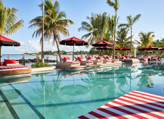 Notre avis sur le LUX* Grand Baie, l'un des derniers 5 étoiles mauriciens  Sur l’une des plus jolies plages de l’île, le tout nouveau LUX* Grand Baie est « the place to be » pour ceux qui recherchent une adresse glamour et décontractée à Maurice. On l'a testé pour vous.